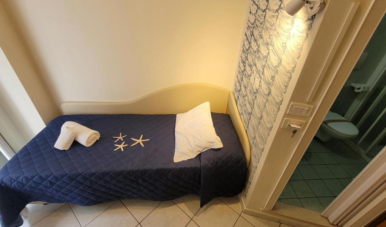 Hotel Adigrat Riccione Buitenkant foto