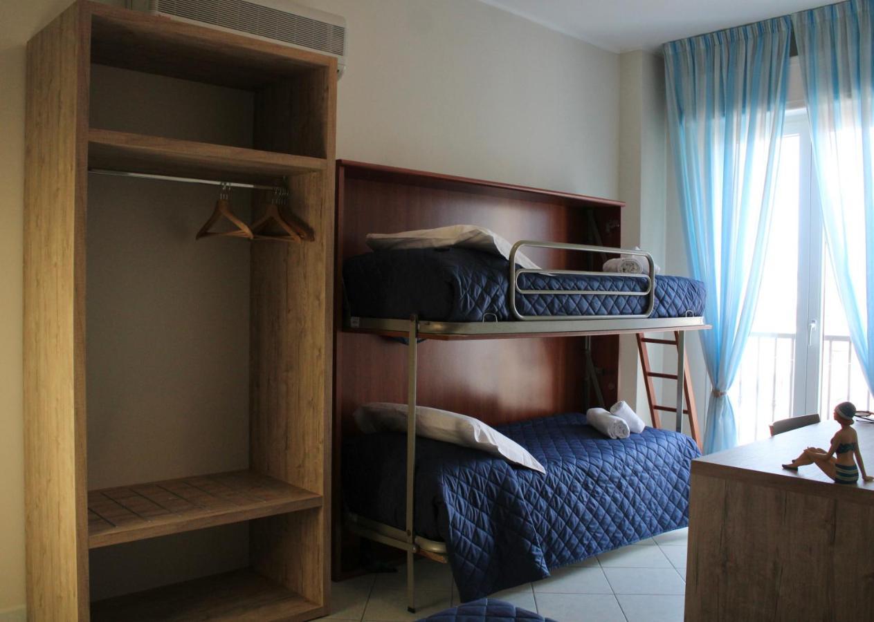 Hotel Adigrat Riccione Buitenkant foto