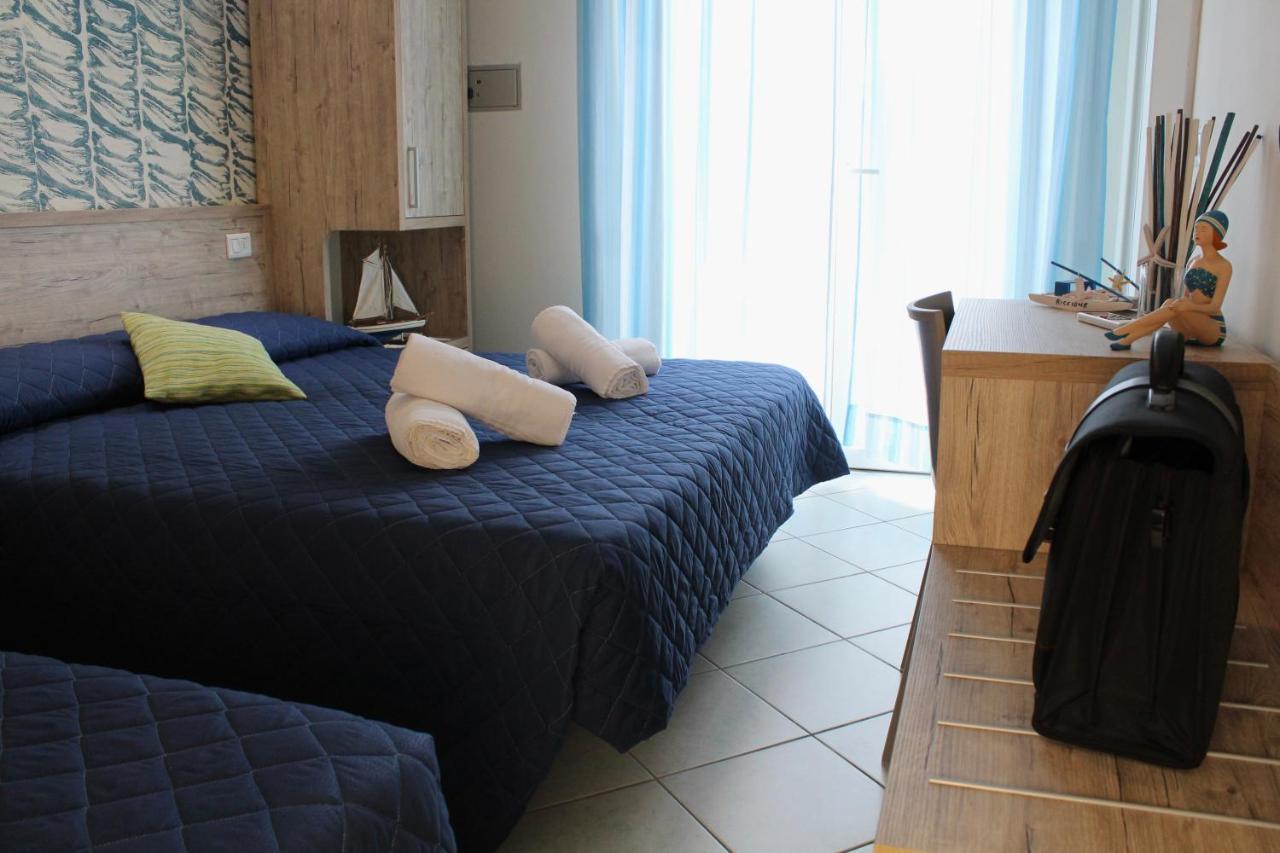 Hotel Adigrat Riccione Buitenkant foto