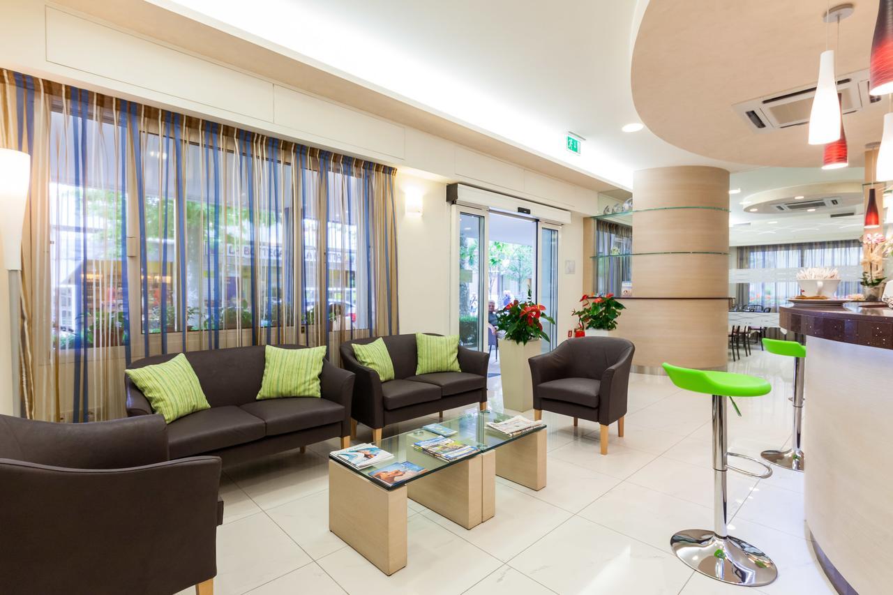 Hotel Adigrat Riccione Buitenkant foto