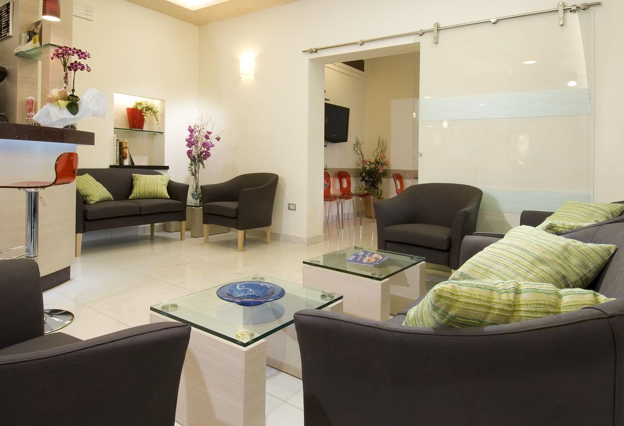 Hotel Adigrat Riccione Buitenkant foto