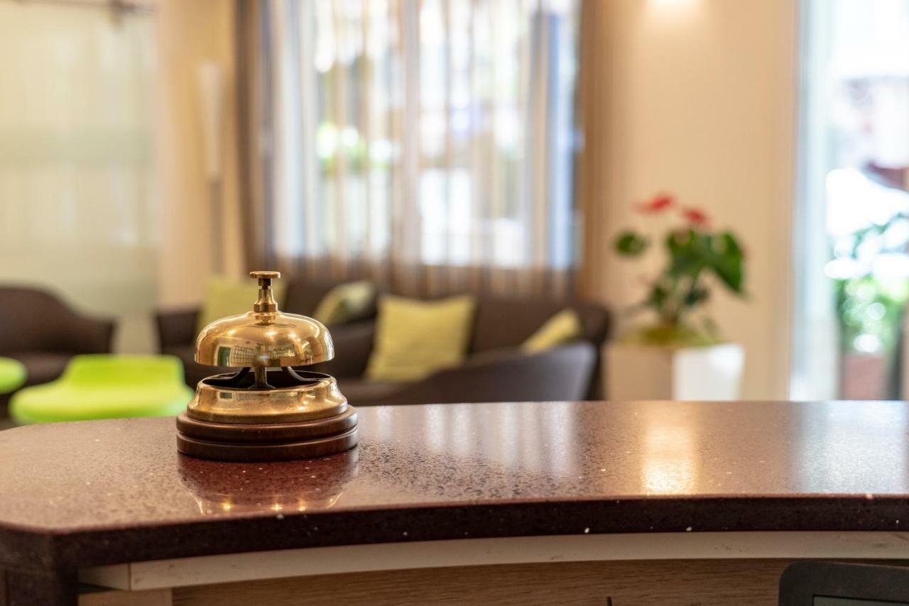 Hotel Adigrat Riccione Buitenkant foto